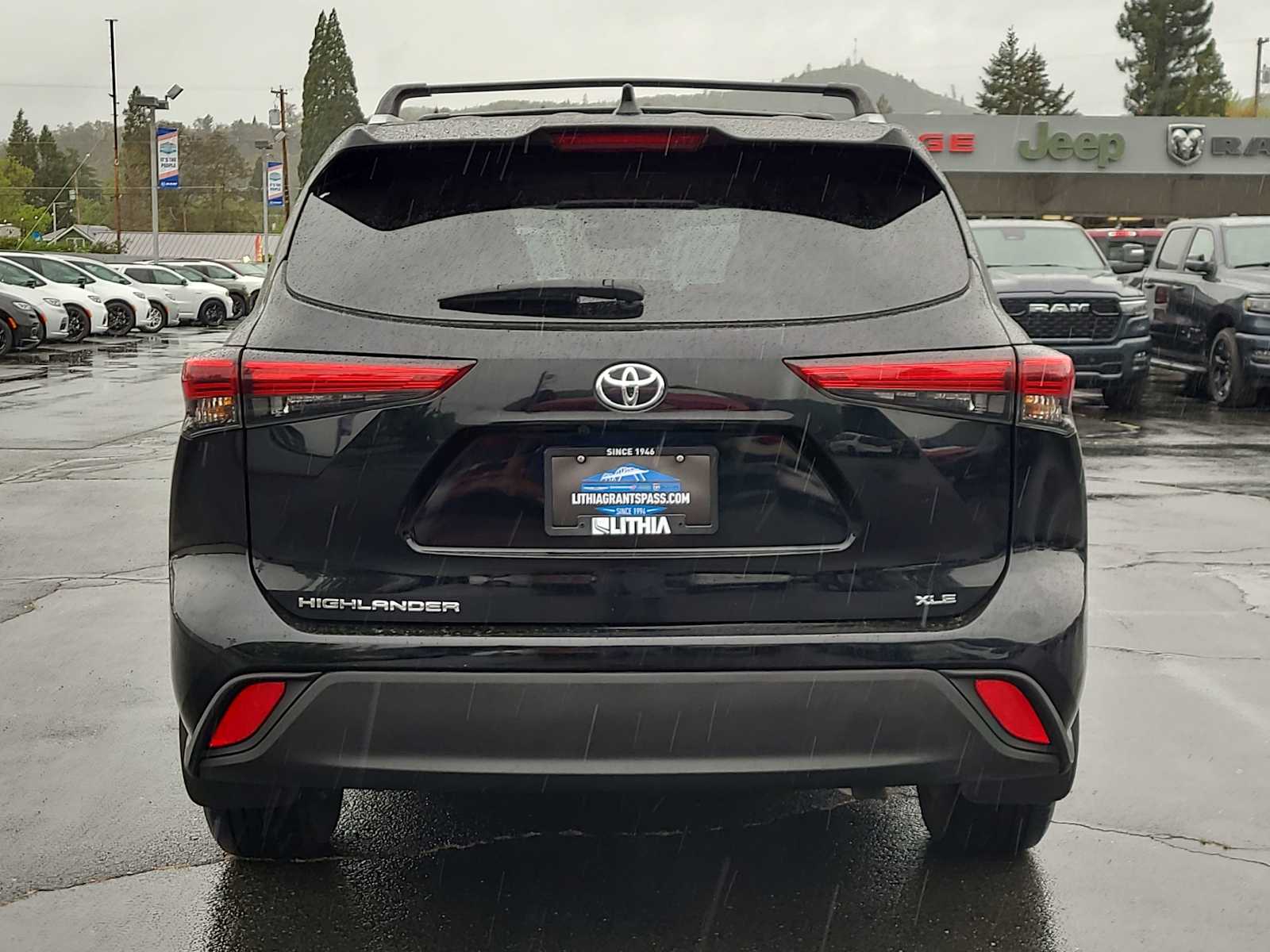 Thumbnail: 2022 Toyota Highlander - 13