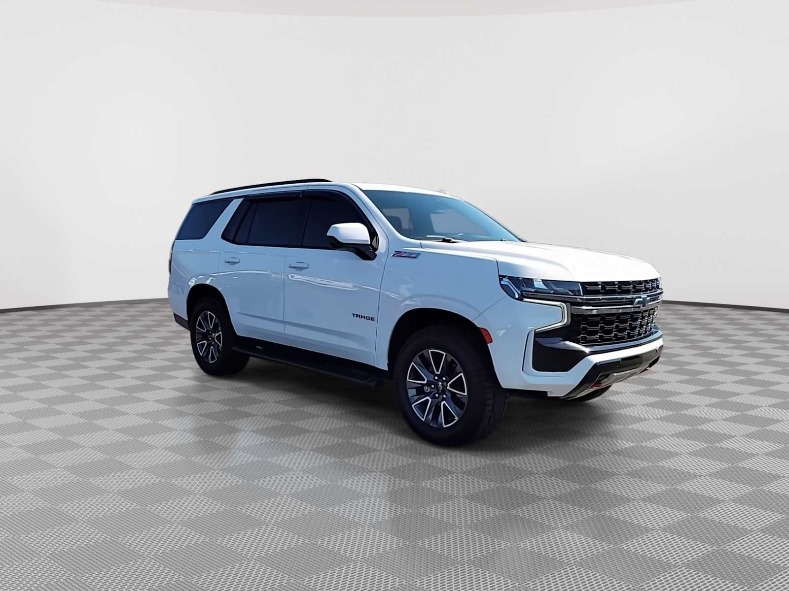 Thumbnail: 2022 Chevrolet Tahoe - 2