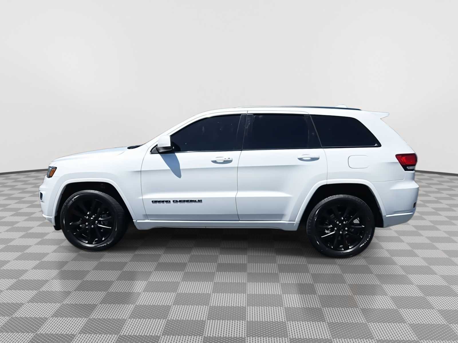 Thumbnail: 2020 Jeep Grand Cherokee - 5