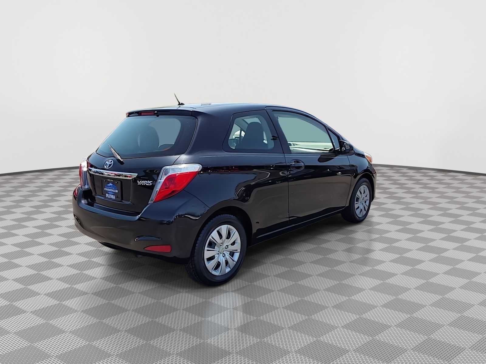 2014 Toyota Yaris L 8
