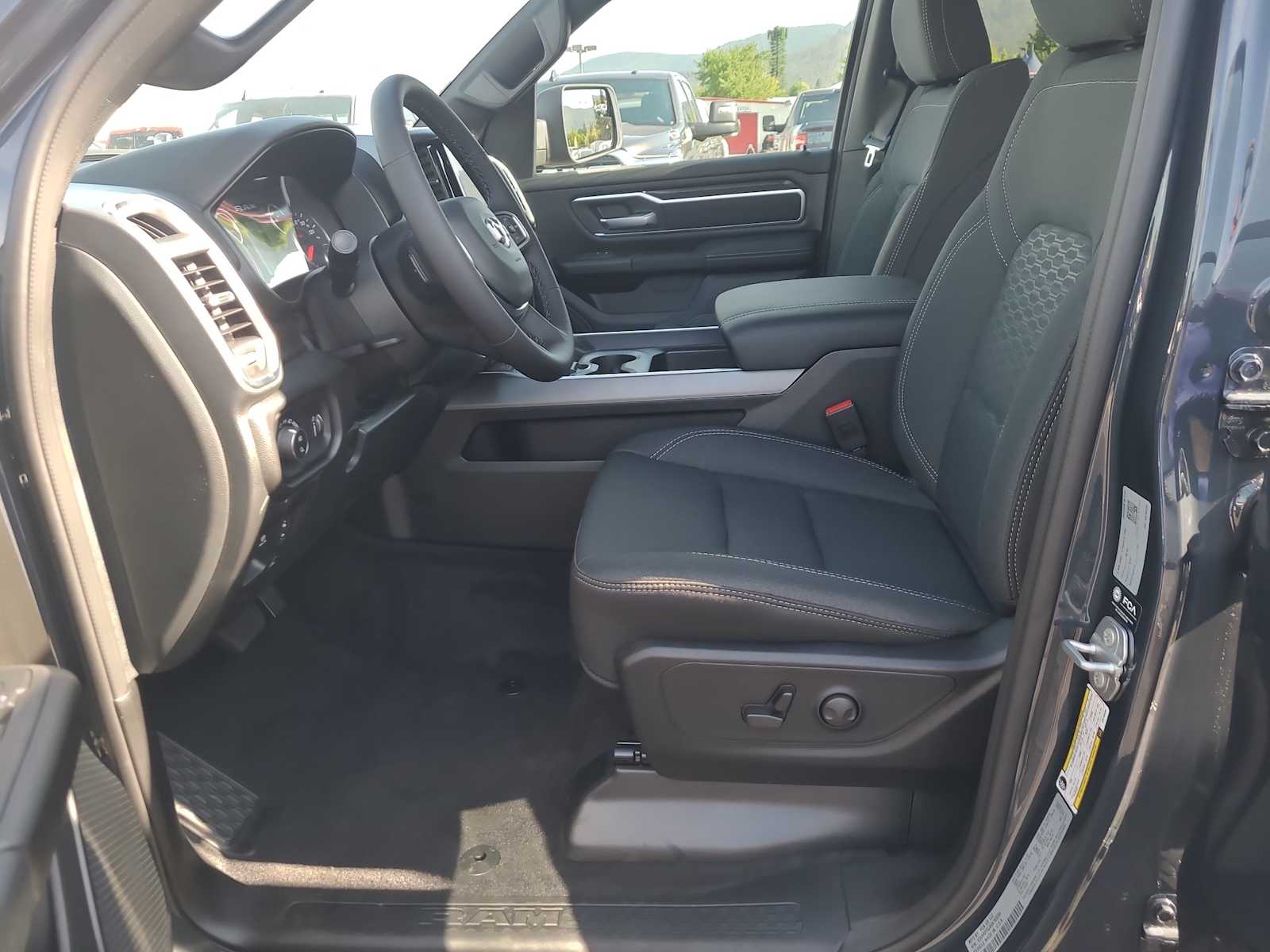 Thumbnail: 2025 RAM 1500 - 19