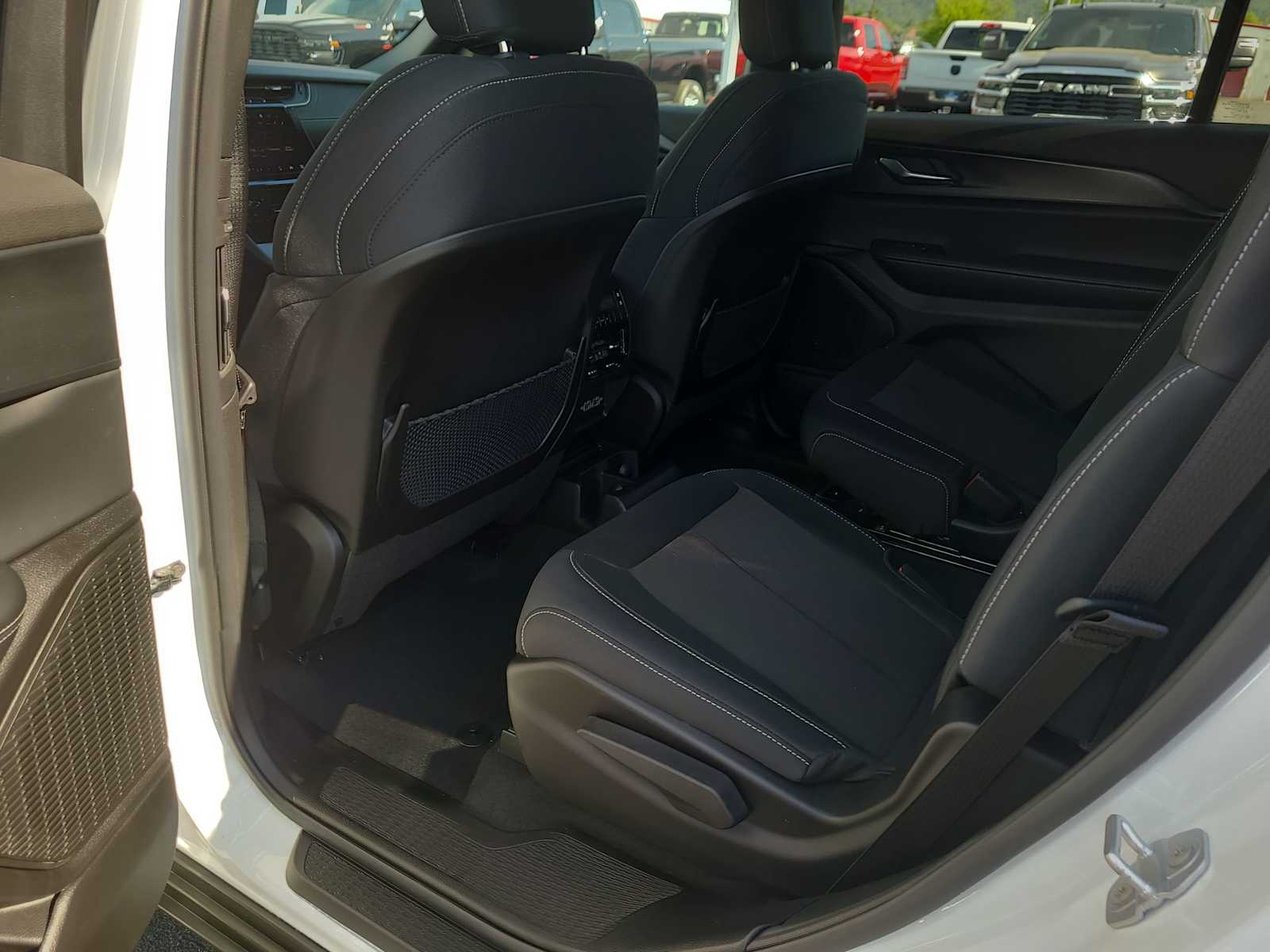 Thumbnail: 2025 Jeep Grand Cherokee - 20