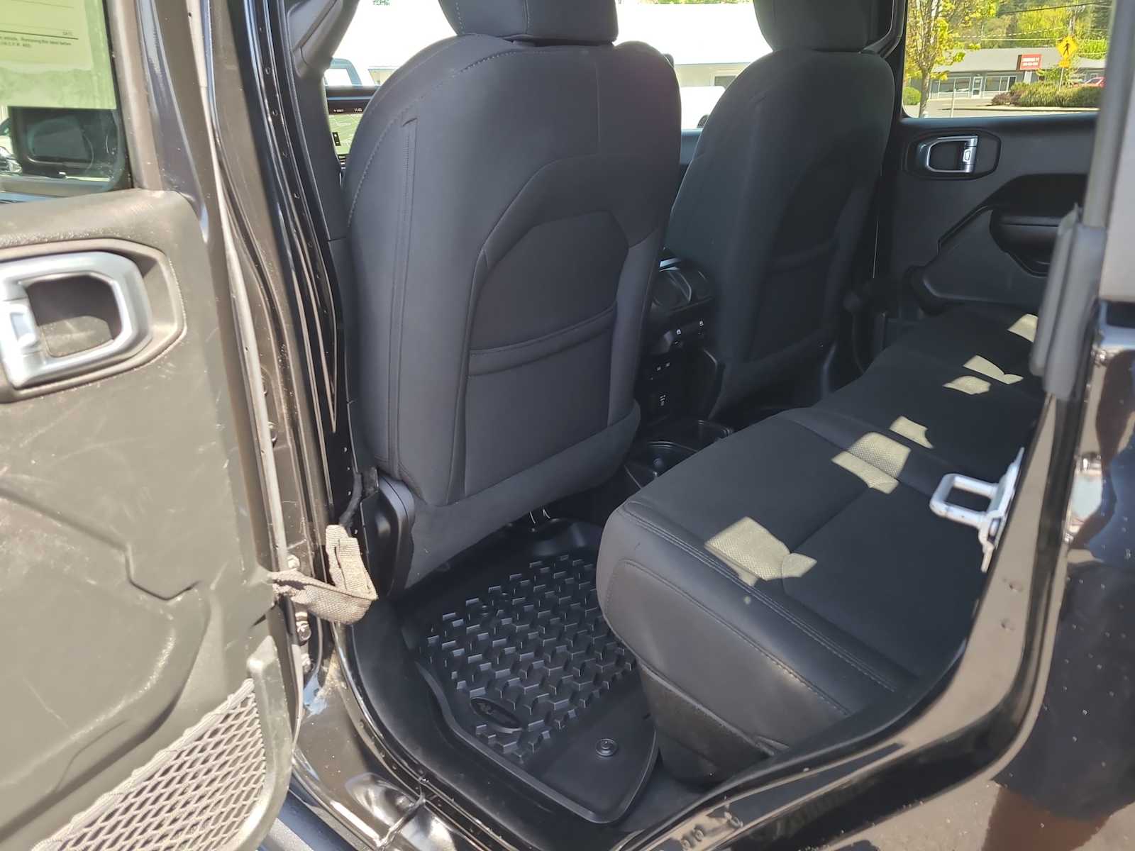 Thumbnail: 2021 Jeep Gladiator - 20