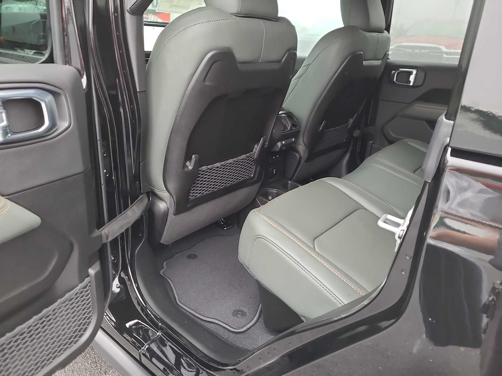 Thumbnail: 2026 Jeep Gladiator - 20