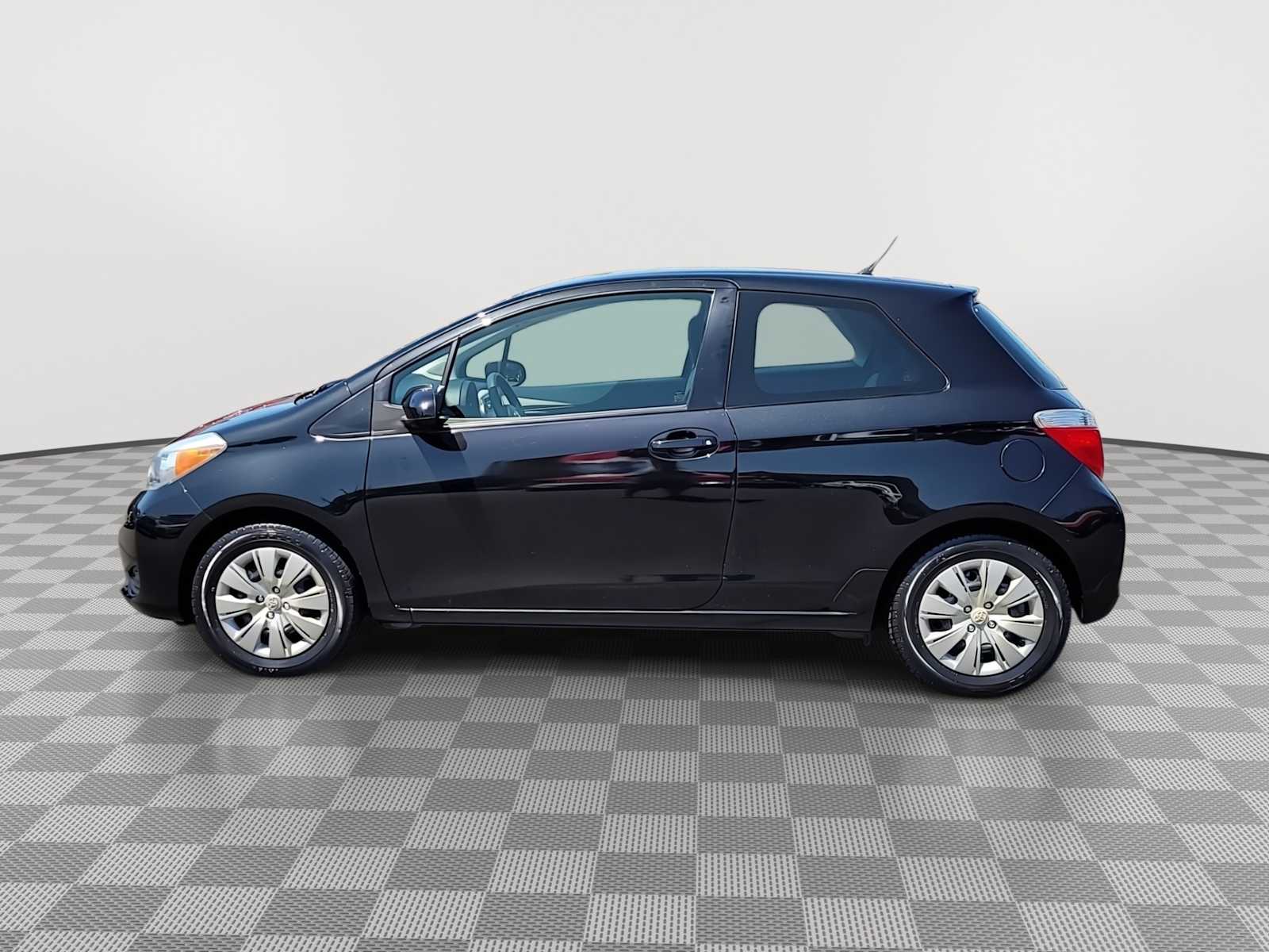 2014 Toyota Yaris L 5