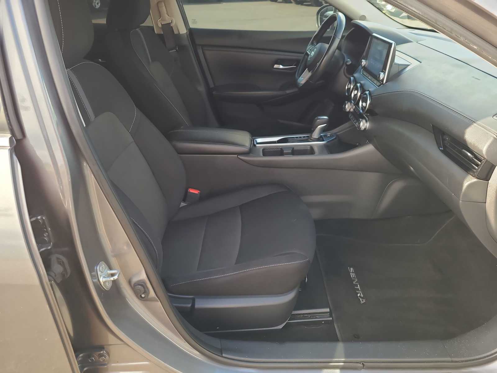 Thumbnail: 2022 Nissan Sentra - 22