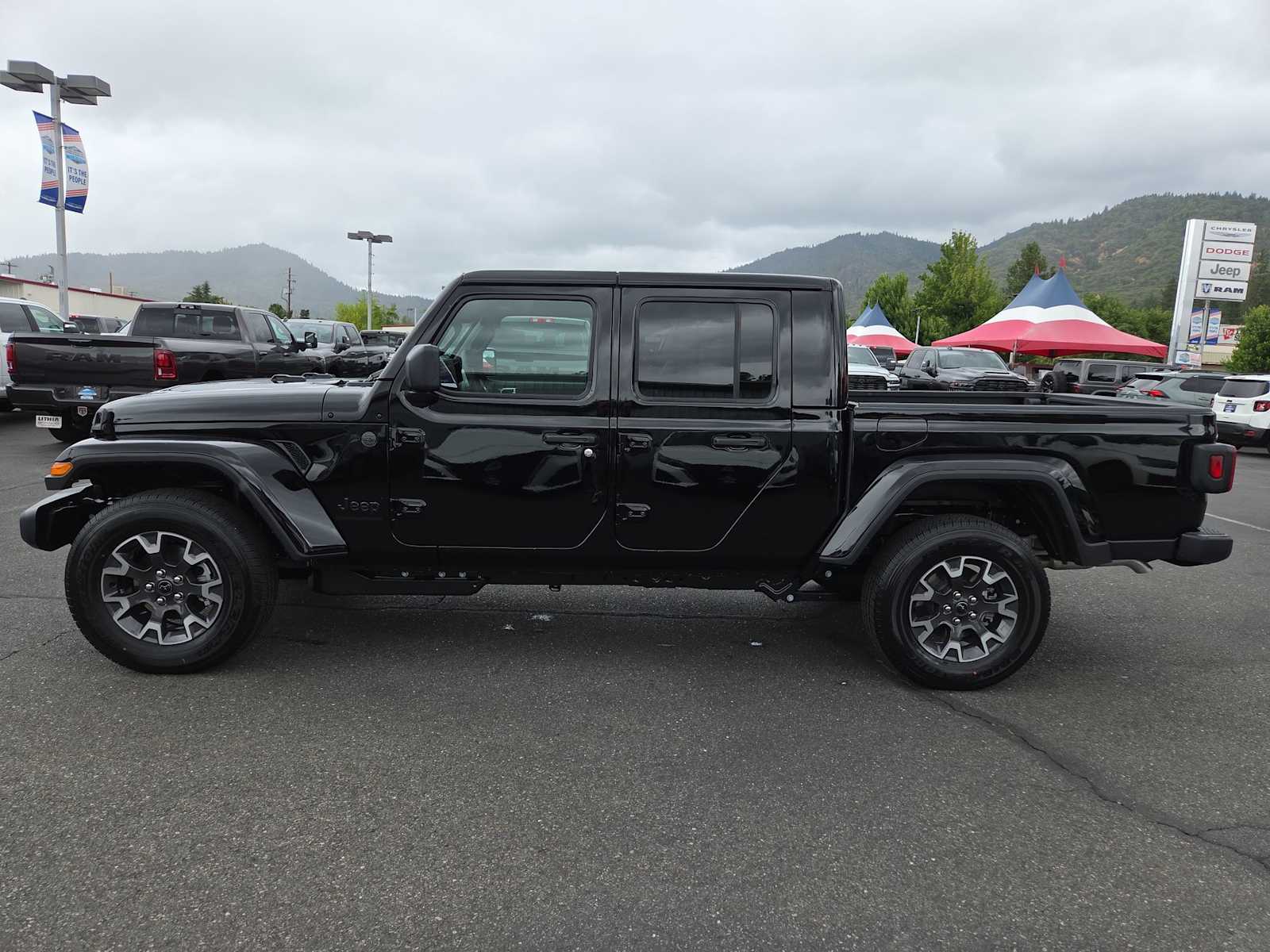 Thumbnail: 2026 Jeep Gladiator - 11