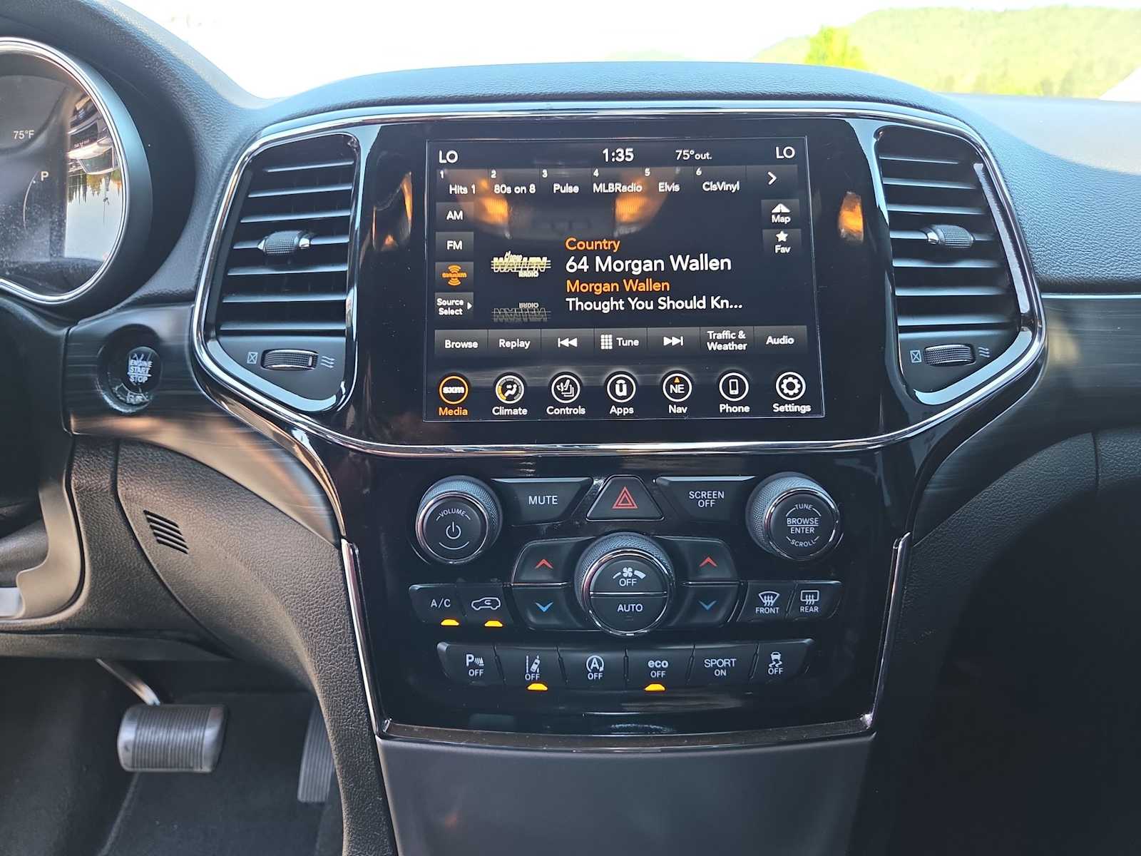 Thumbnail: 2020 Jeep Grand Cherokee - 24