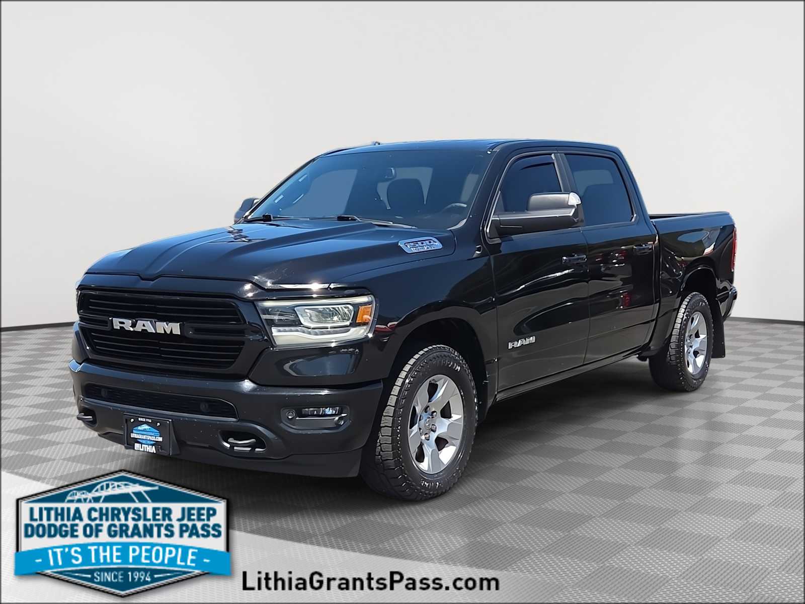 2019 RAM 1500 Big Horn/Lone Star 4x4 Crew Cab 5'7's photo