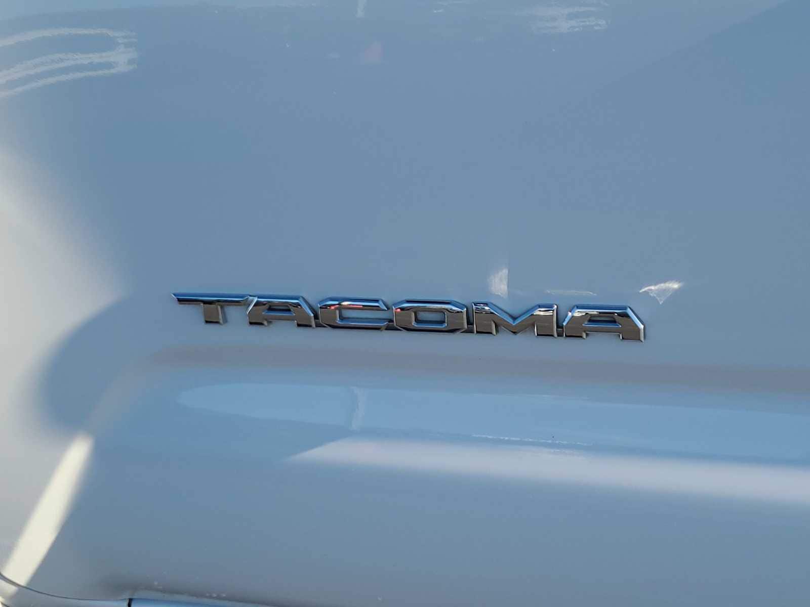 Thumbnail: 2023 Toyota Tacoma - 15