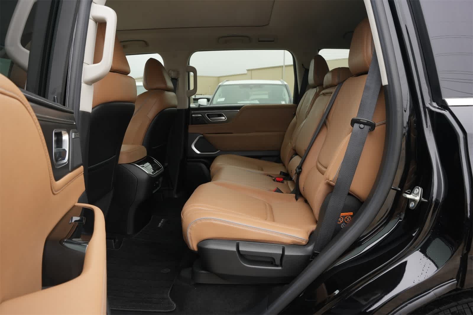 Thumbnail: 2025 INFINITI QX80 - 19