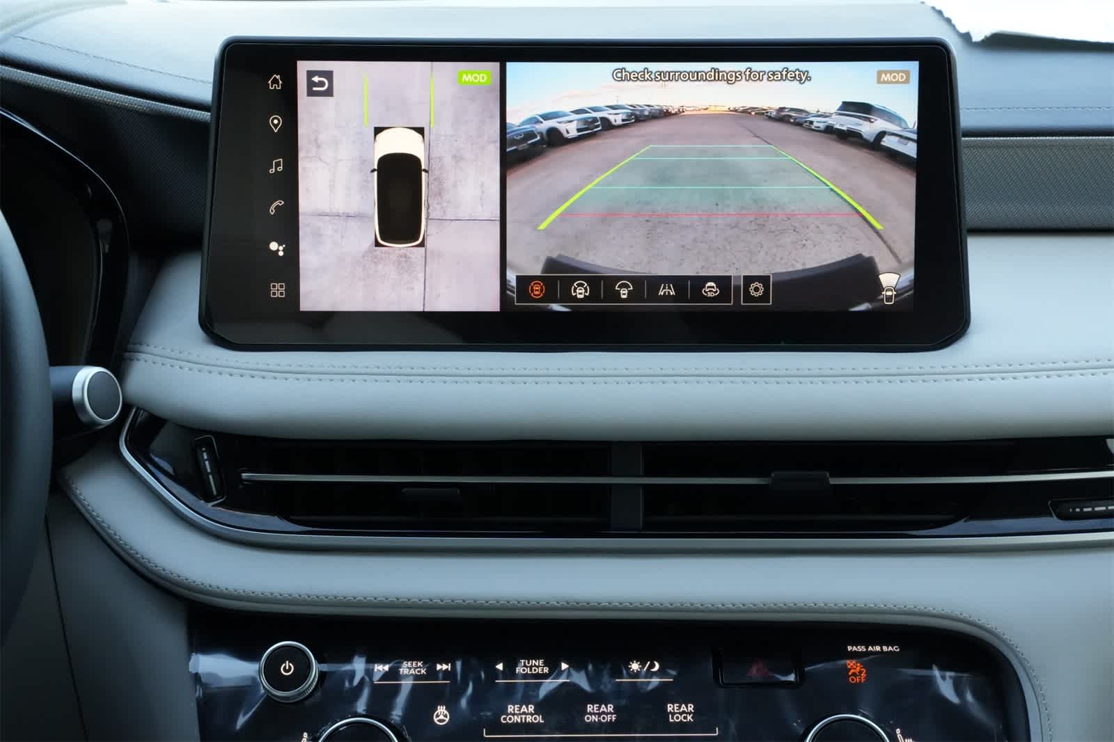 Thumbnail: 2026 INFINITI QX60 - 14