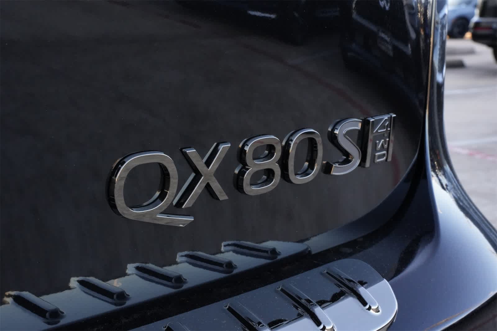 Thumbnail: 2026 INFINITI QX80 - 20