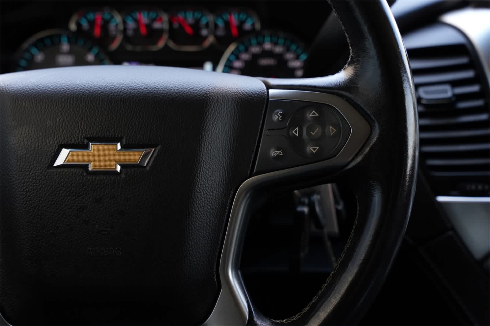 Thumbnail: 2019 Chevrolet Suburban - 11