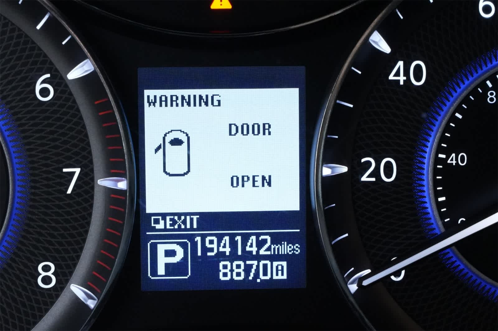 Thumbnail: 2015 INFINITI QX80 - 12