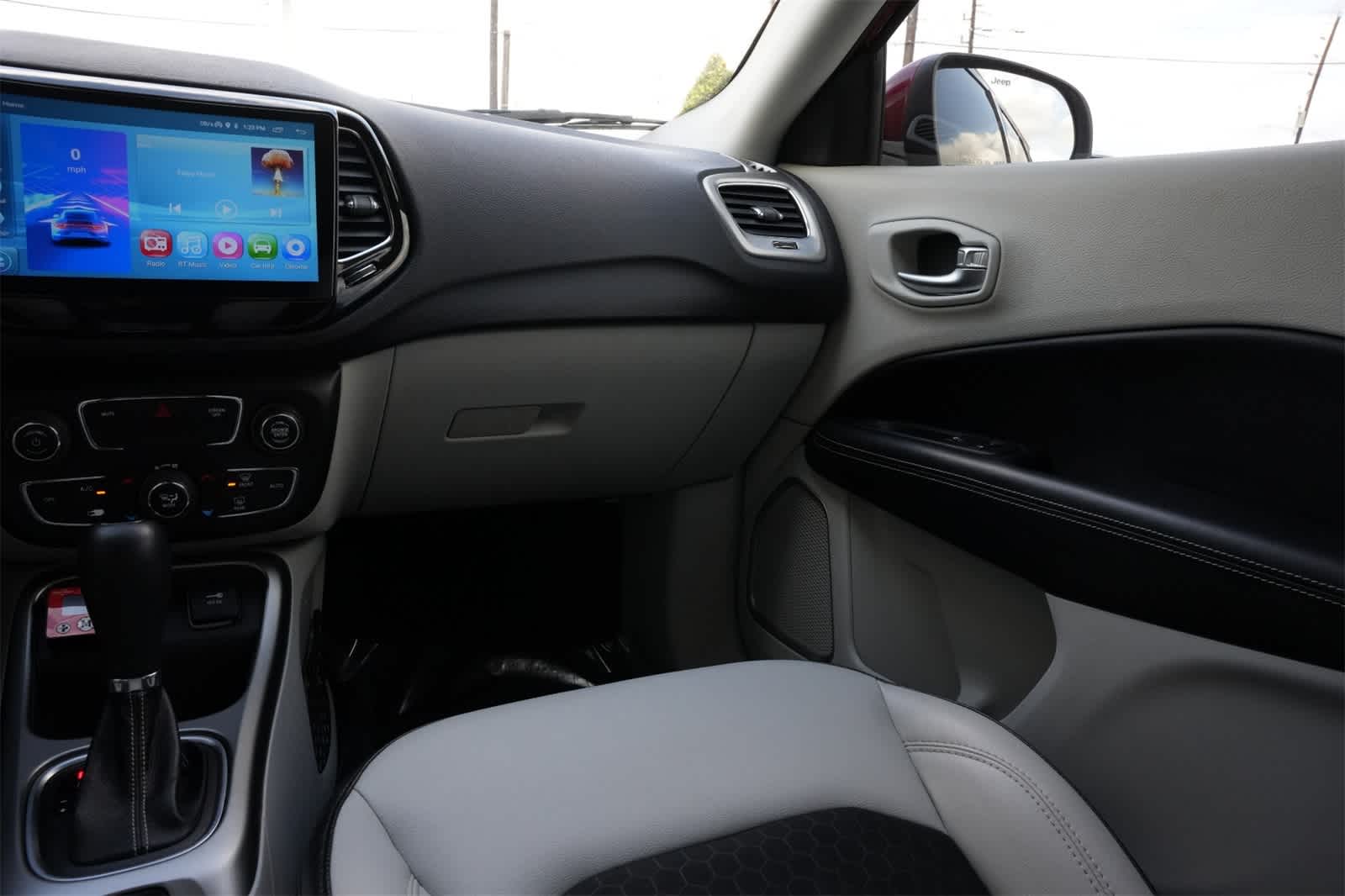 Thumbnail: 2018 Jeep Compass - 8