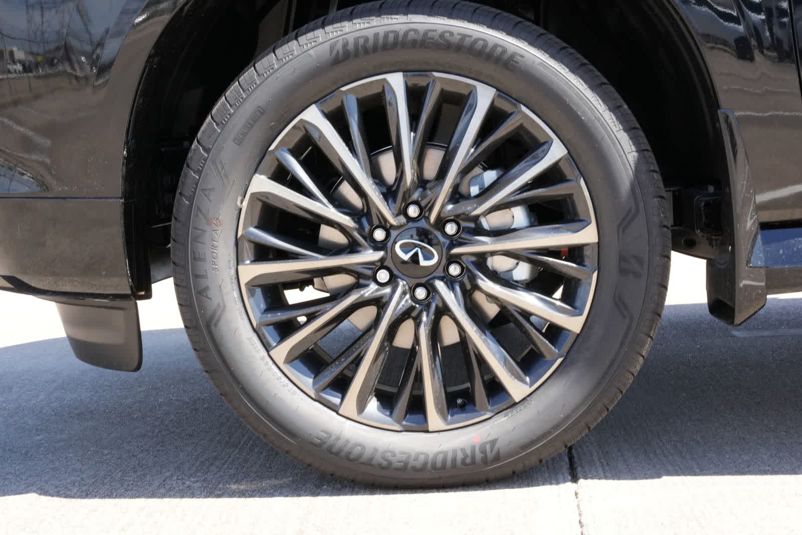 Thumbnail: 2026 INFINITI QX80 - 26