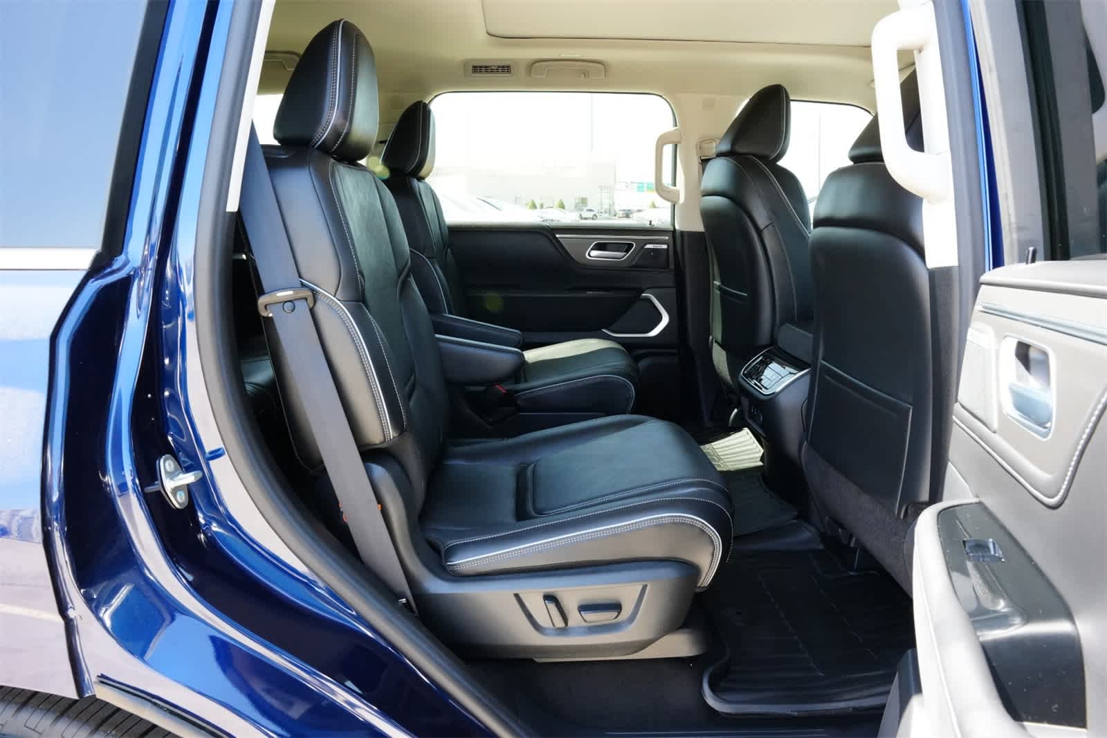 Thumbnail: 2025 INFINITI QX80 - 21