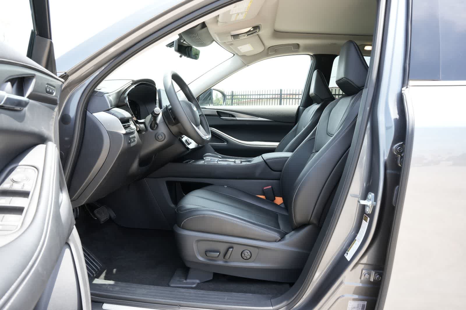 Thumbnail: 2025 INFINITI QX60 - 17