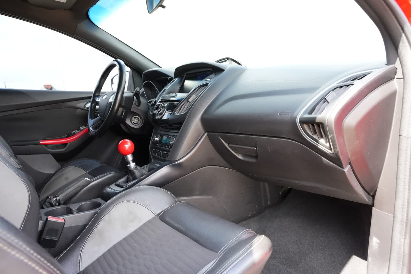 Thumbnail: 2013 Ford Focus - 21