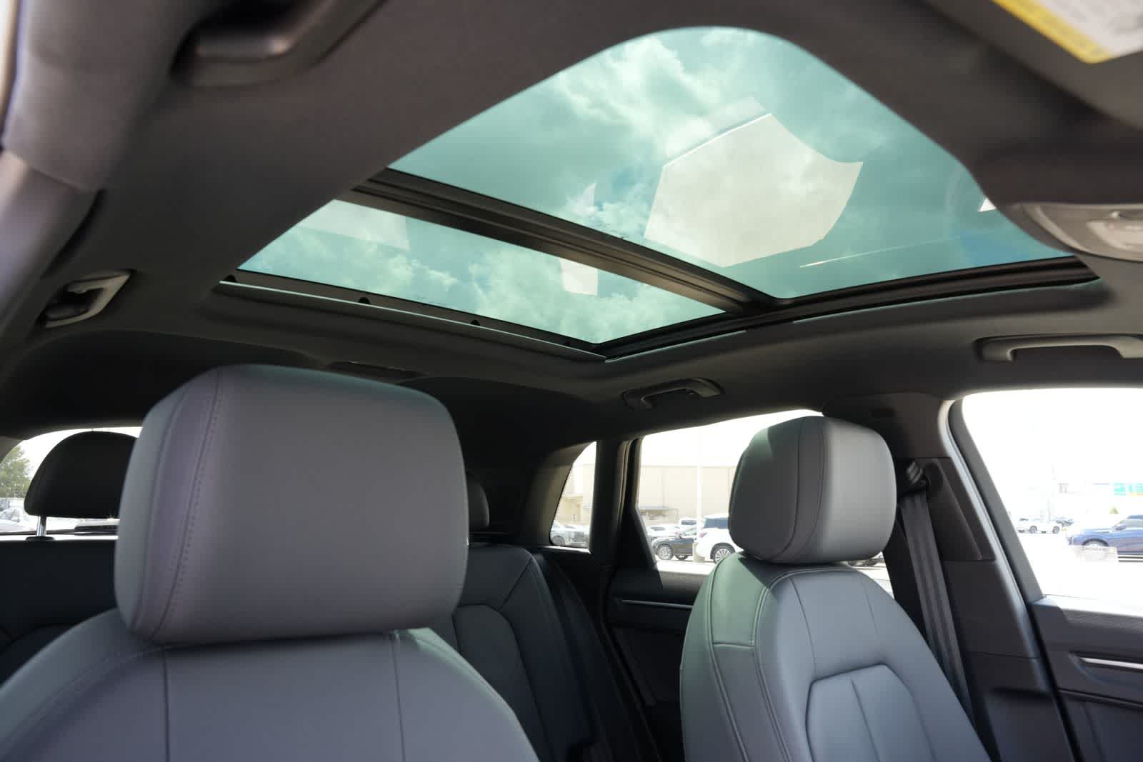 Thumbnail: 2025 Audi Q3 - 25