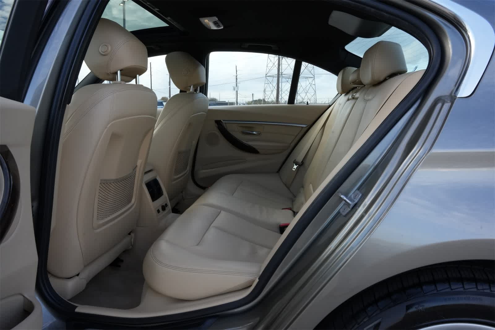 Thumbnail: 2016 BMW 3 Series - 16