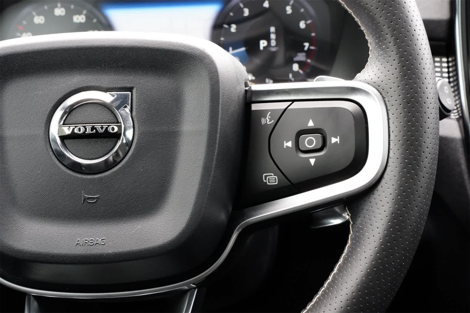 Thumbnail: 2020 Volvo XC40 - 11