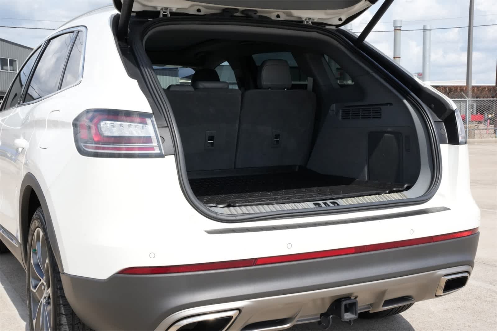 Thumbnail: 2022 Lincoln Nautilus - 20