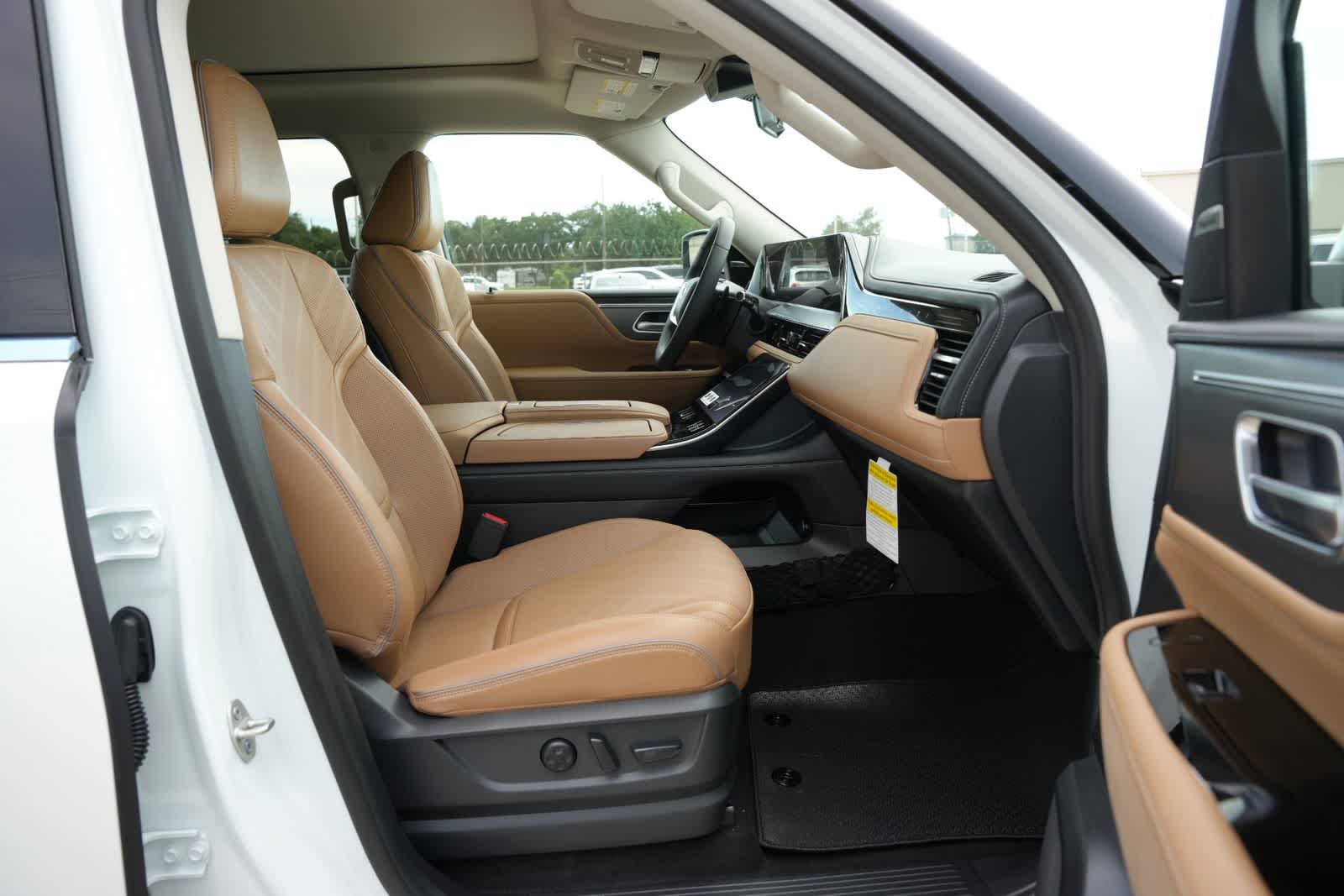 Thumbnail: 2027 INFINITI QX80 - 23