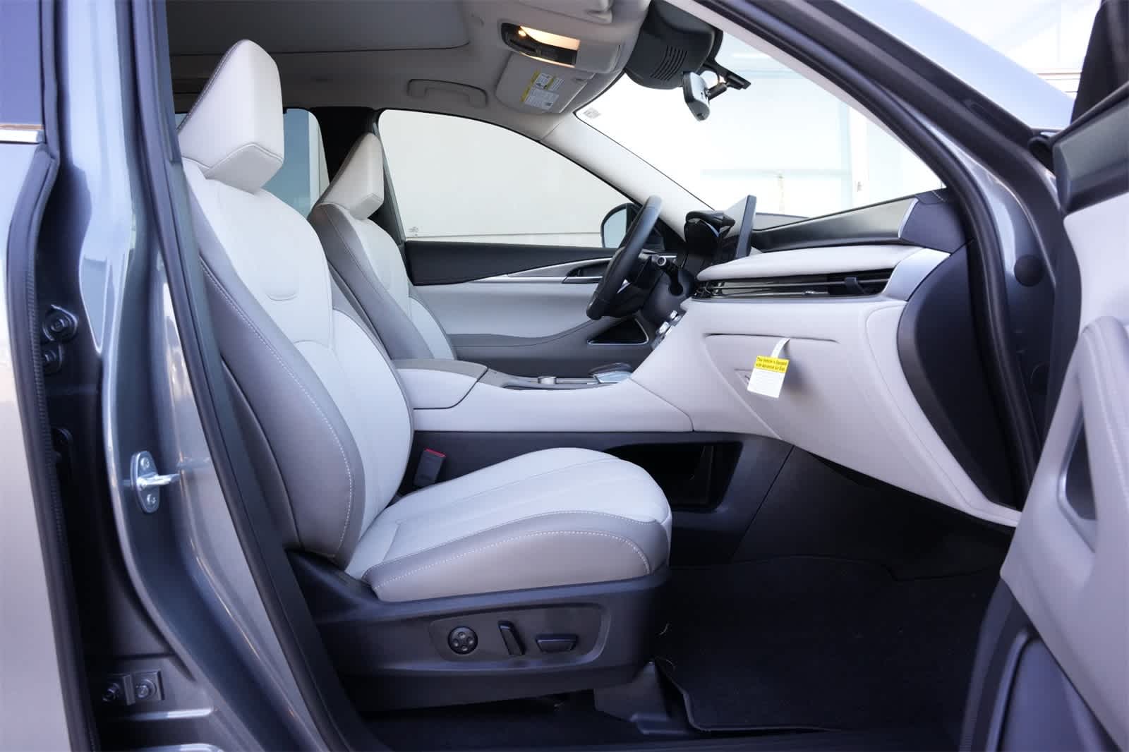 Thumbnail: 2026 INFINITI QX60 - 24