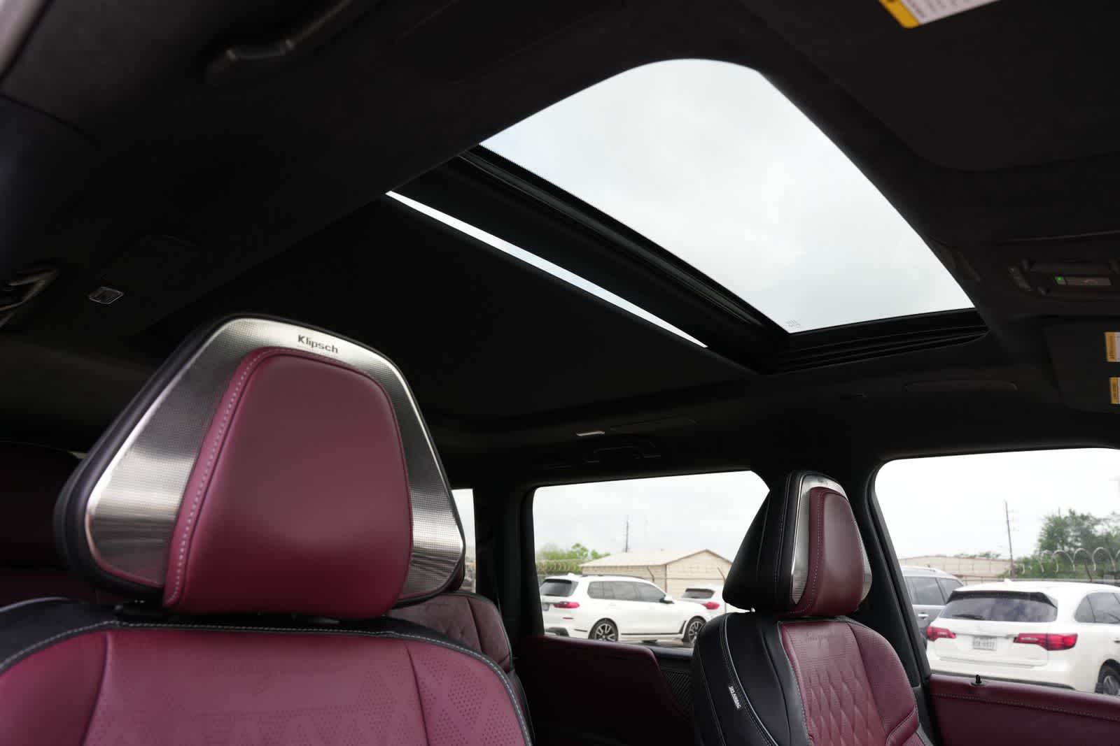 Thumbnail: 2026 INFINITI QX80 - 24