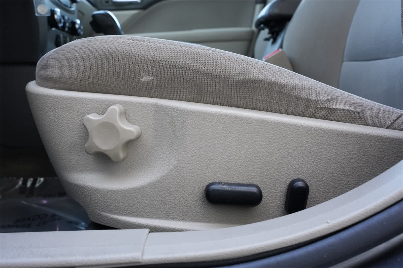 Thumbnail: 2010 Ford Fusion - 15