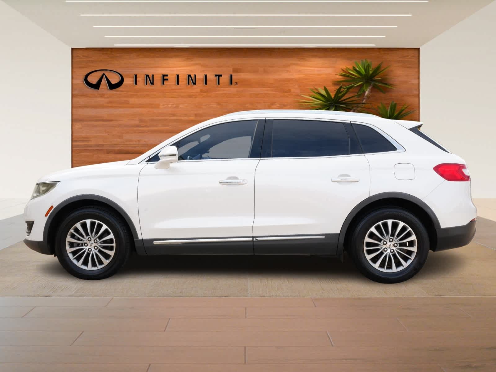 Thumbnail: 2018 Lincoln MKX - 4
