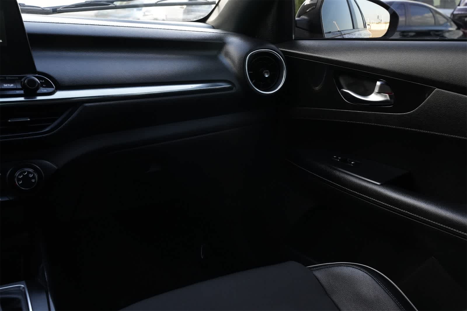 Thumbnail: 2021 Kia Forte - 8