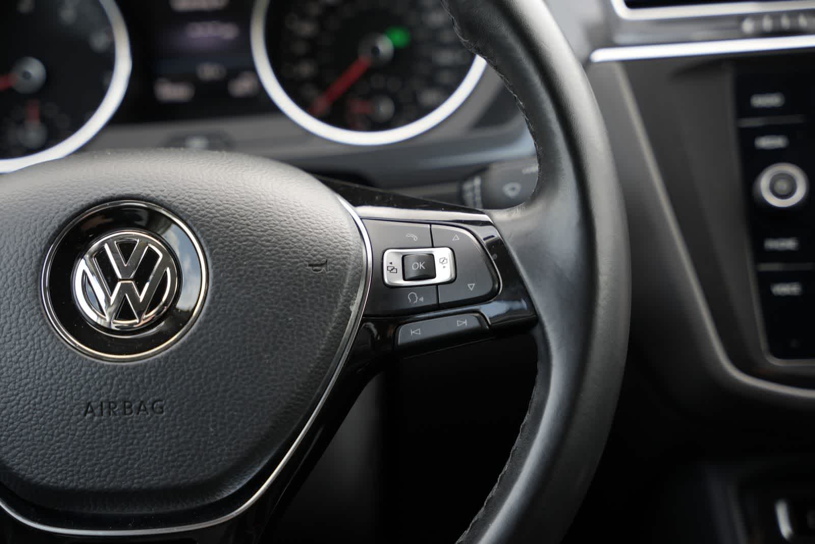 Thumbnail: 2018 Volkswagen Tiguan - 11