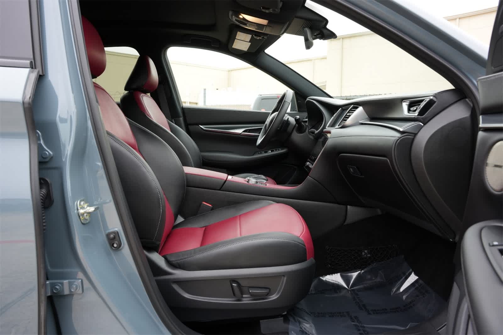 Thumbnail: 2025 INFINITI QX50 - 24