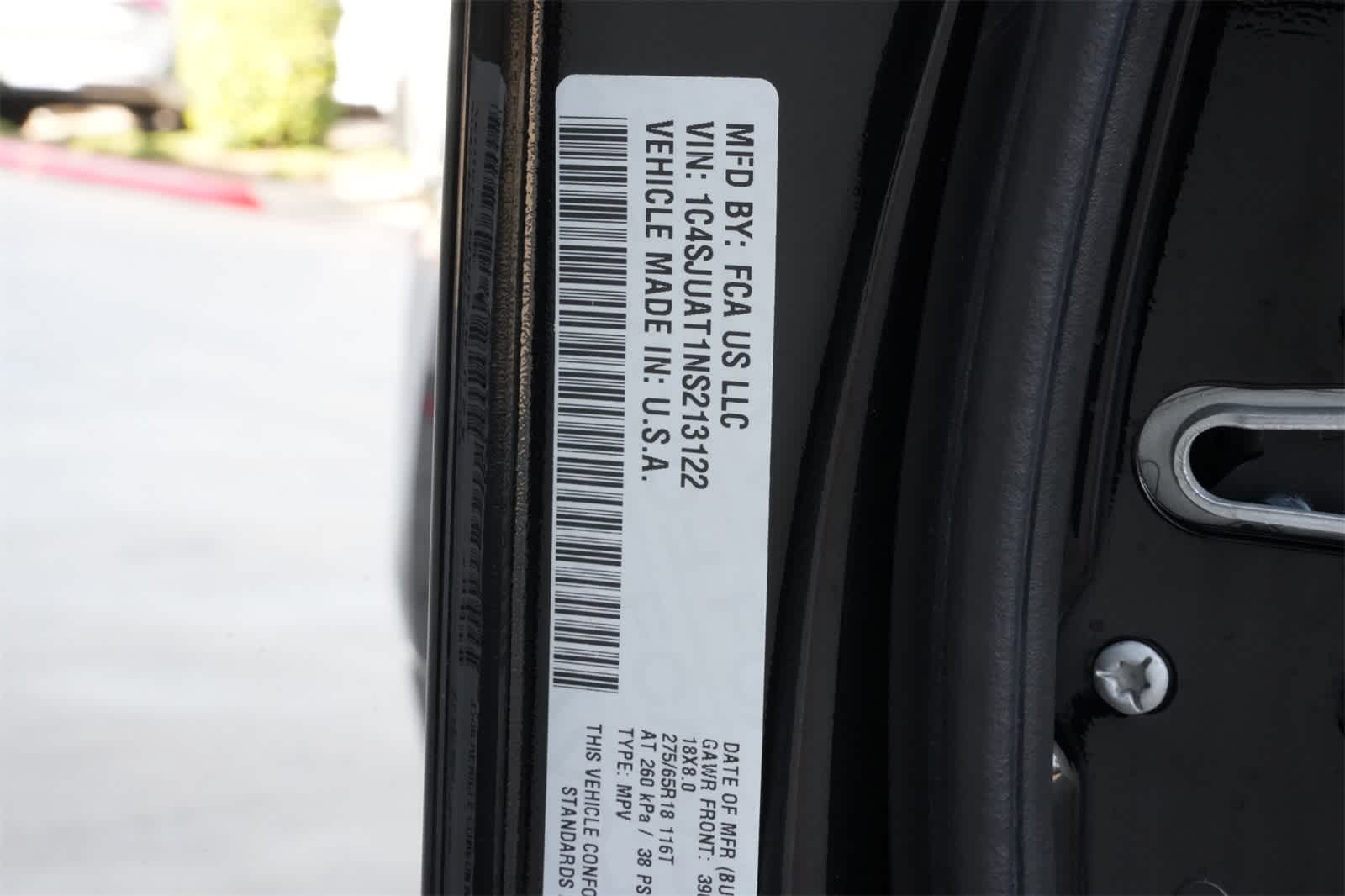 Thumbnail: 2022 Jeep Wagoneer - 26