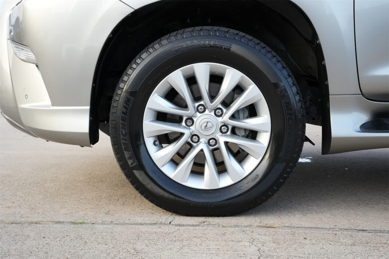 Thumbnail: 2022 Lexus GX - 27