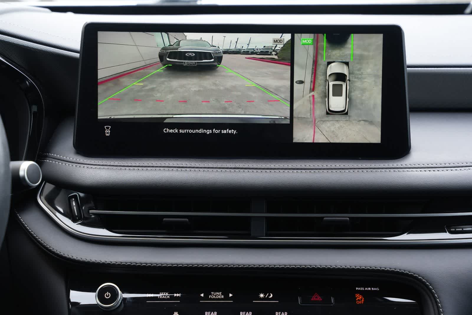 Thumbnail: 2023 INFINITI QX60 - 14