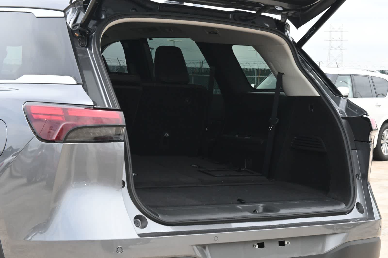 Thumbnail: 2026 INFINITI QX60 - 21