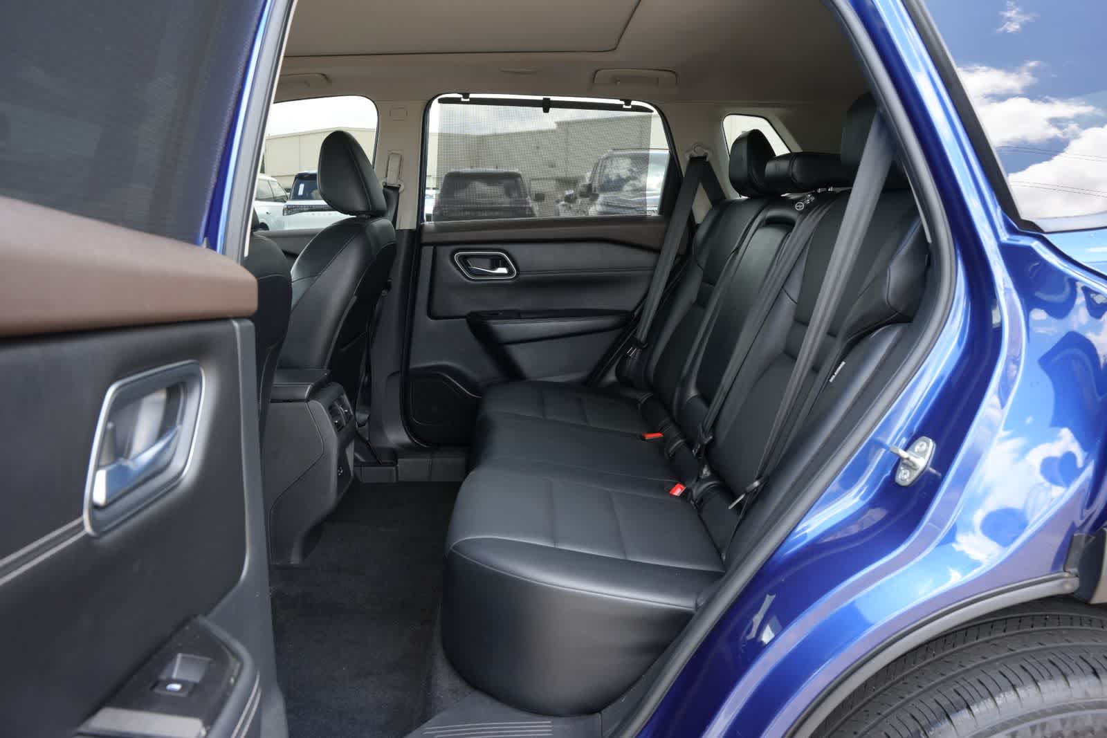 Thumbnail: 2021 Nissan Rogue - 18
