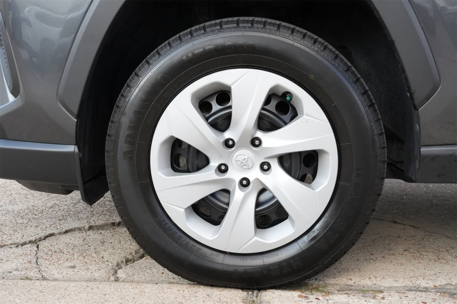 Thumbnail: 2020 Toyota RAV4 - 25