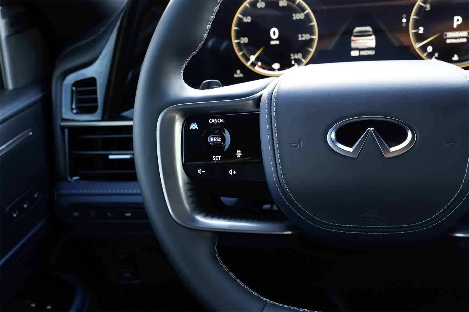 Thumbnail: 2026 INFINITI QX80 - 10