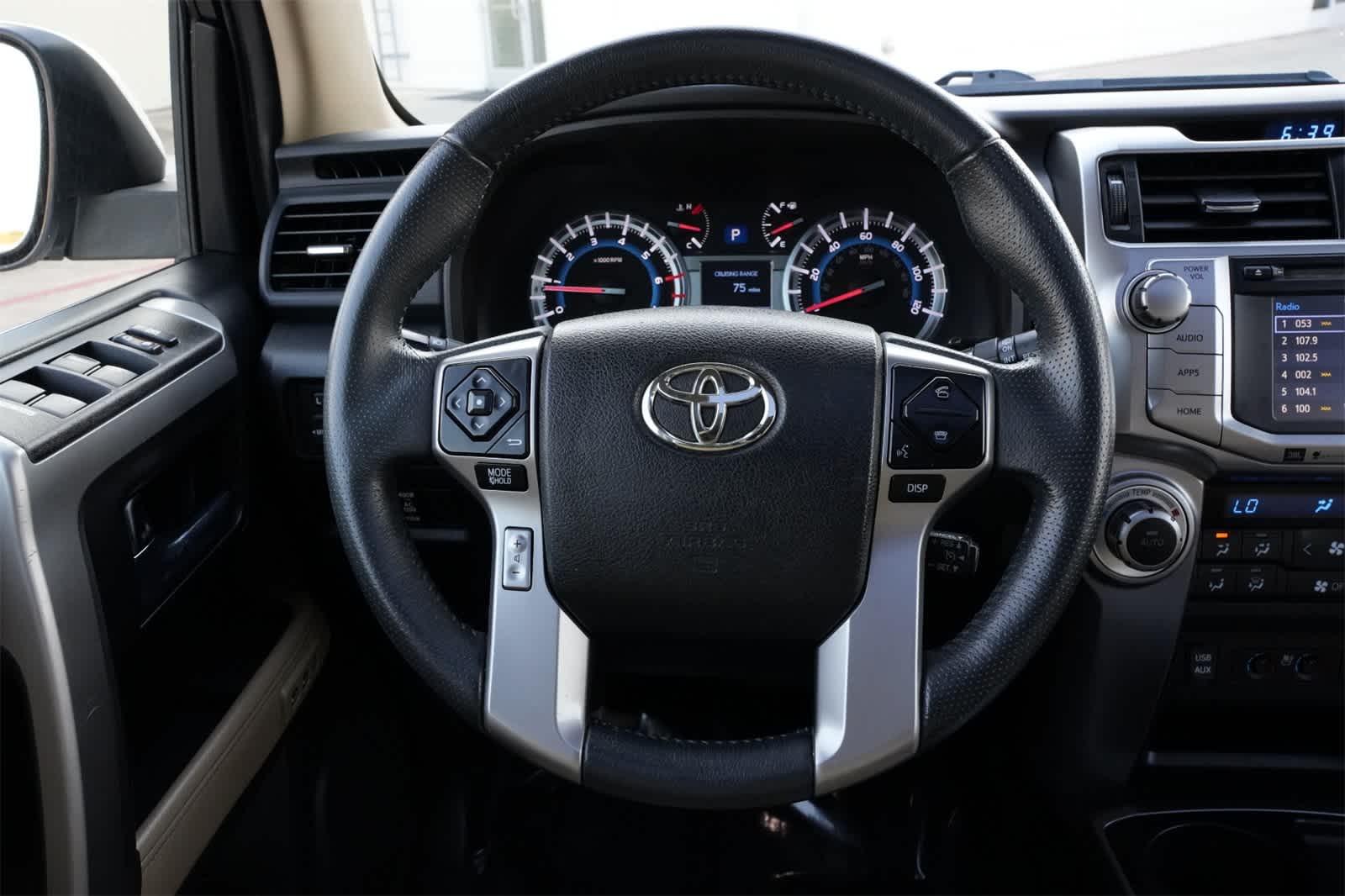Thumbnail: 2016 Toyota 4Runner - 9