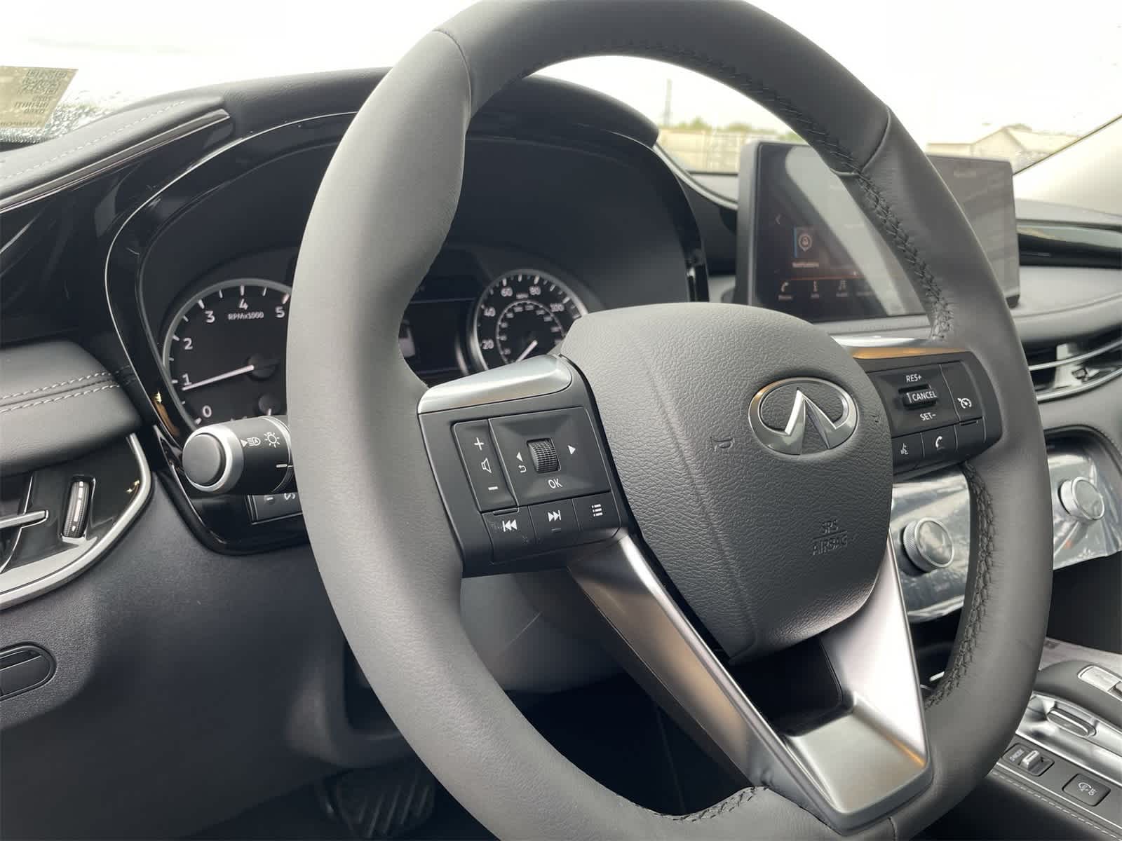 Thumbnail: 2025 INFINITI QX60 - 16