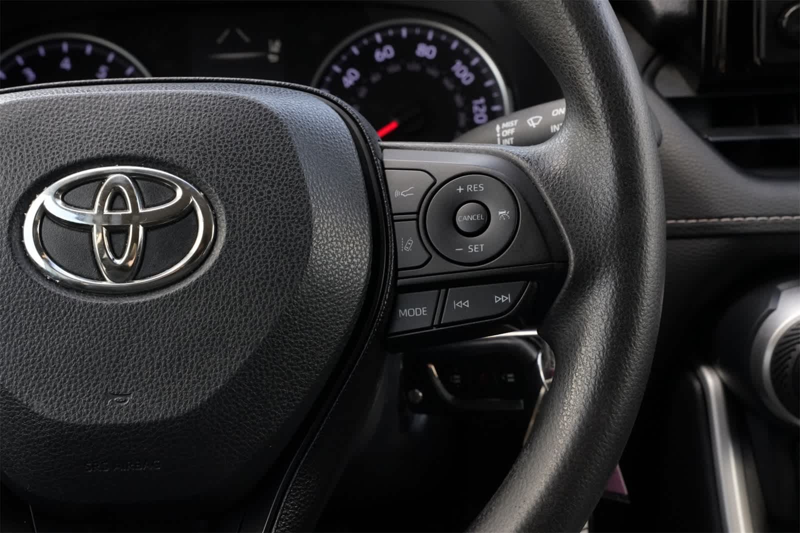 Thumbnail: 2020 Toyota RAV4 - 11