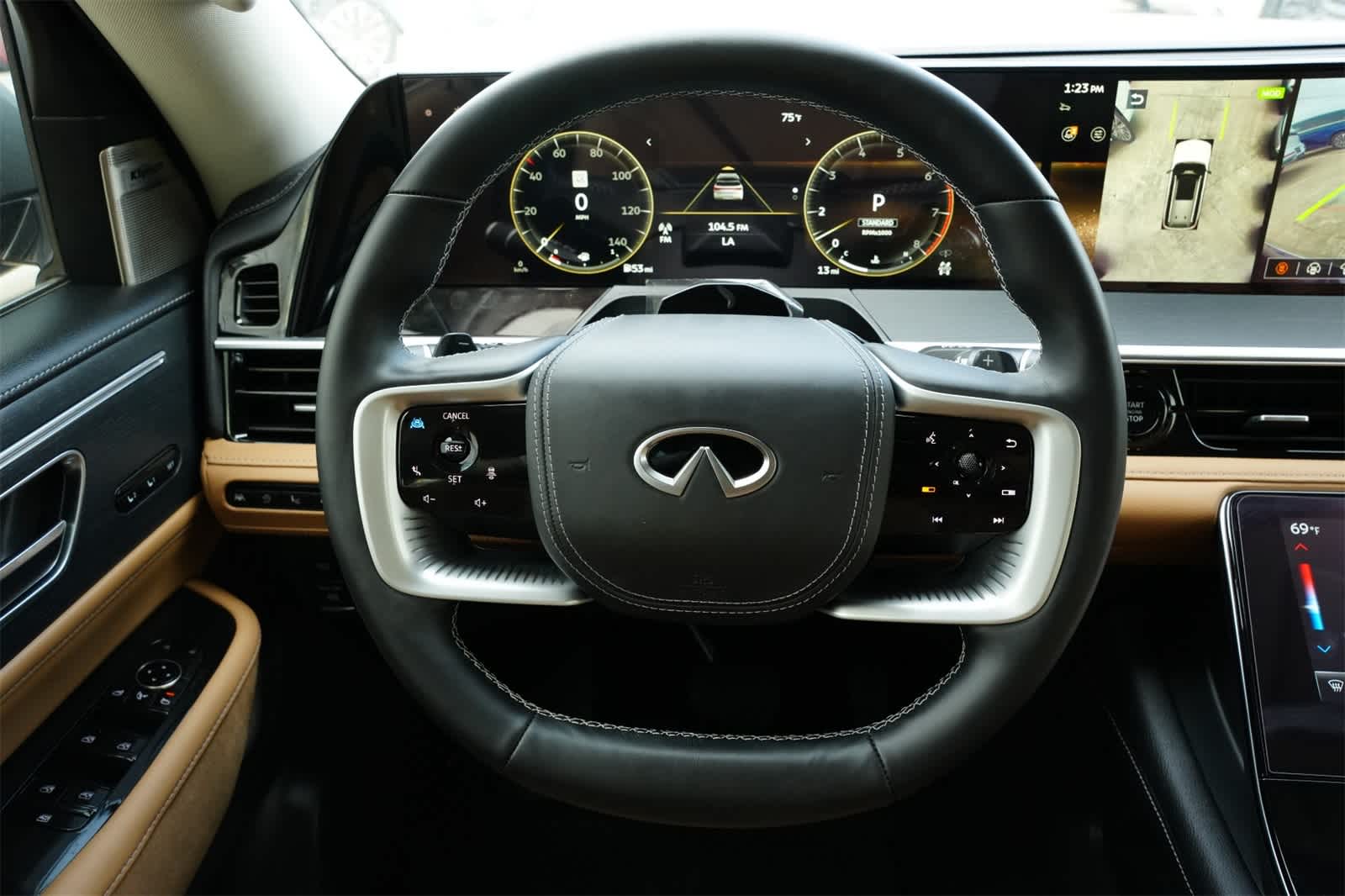Thumbnail: 2025 INFINITI QX80 - 9