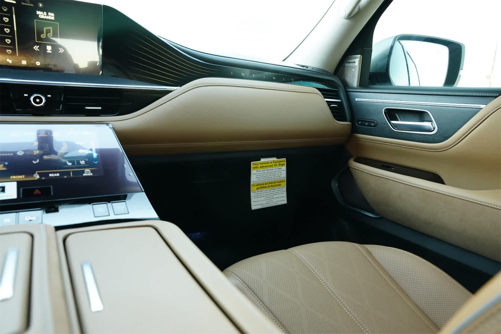 Thumbnail: 2025 INFINITI QX80 - 8