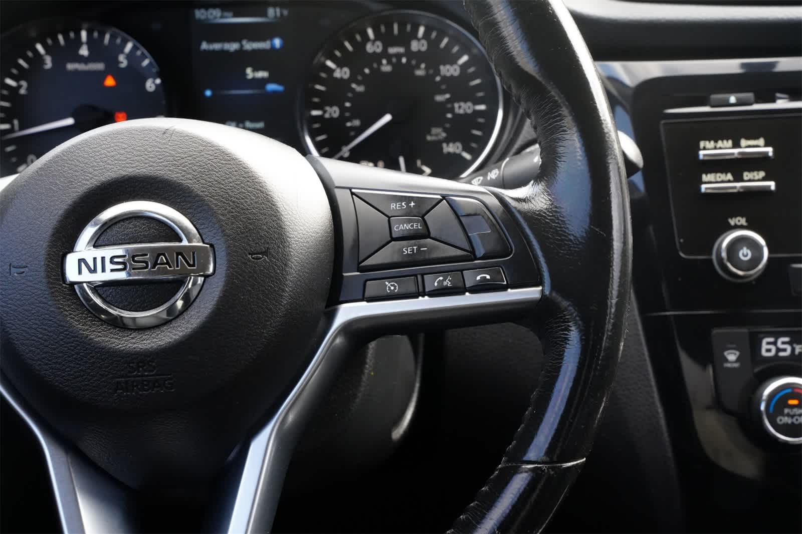 Thumbnail: 2017 Nissan Rogue - 11