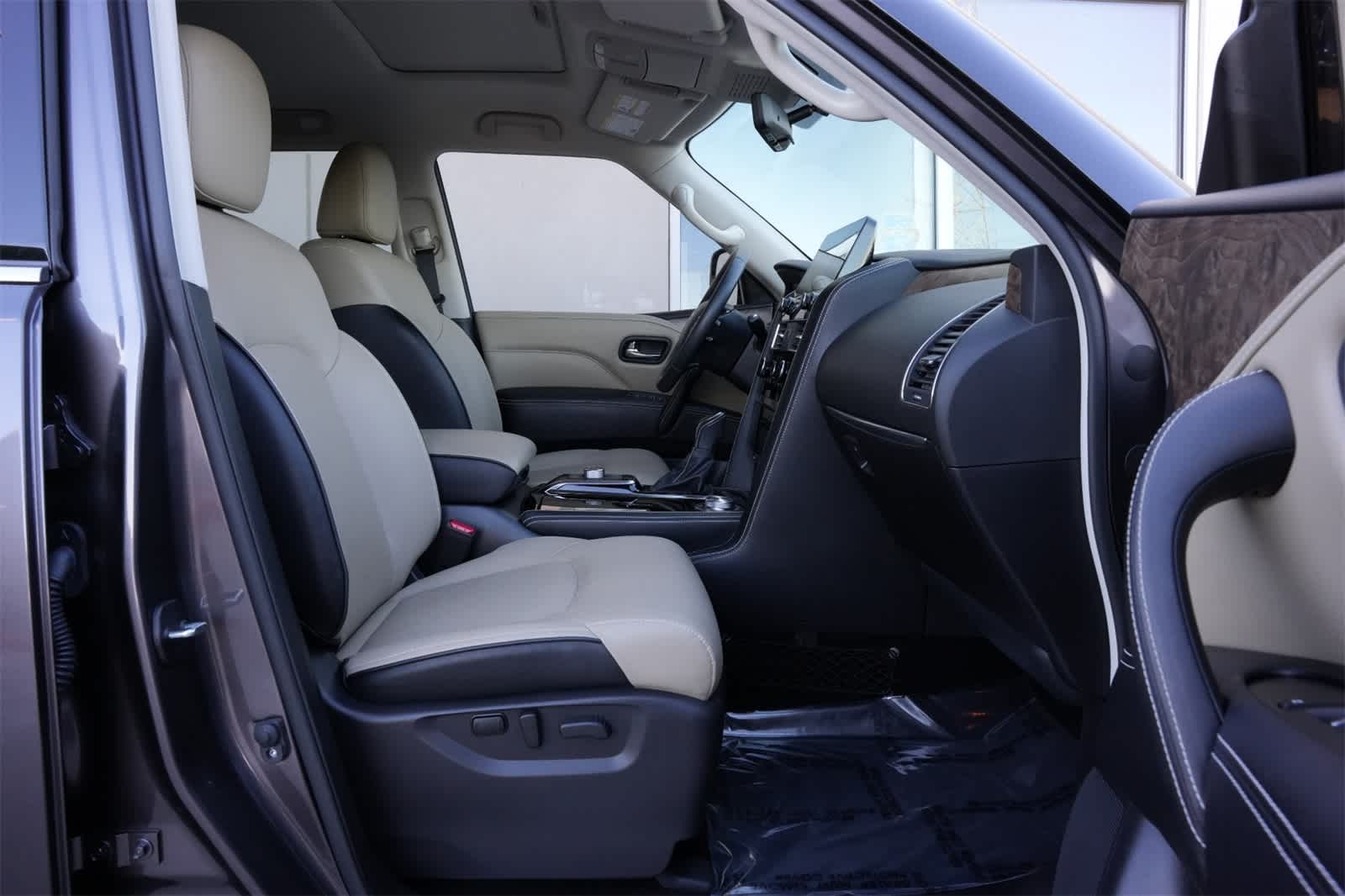 Thumbnail: 2023 INFINITI QX80 - 23